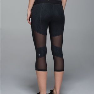 Lululemon Mesh With Me Crop Leggings - Size 6